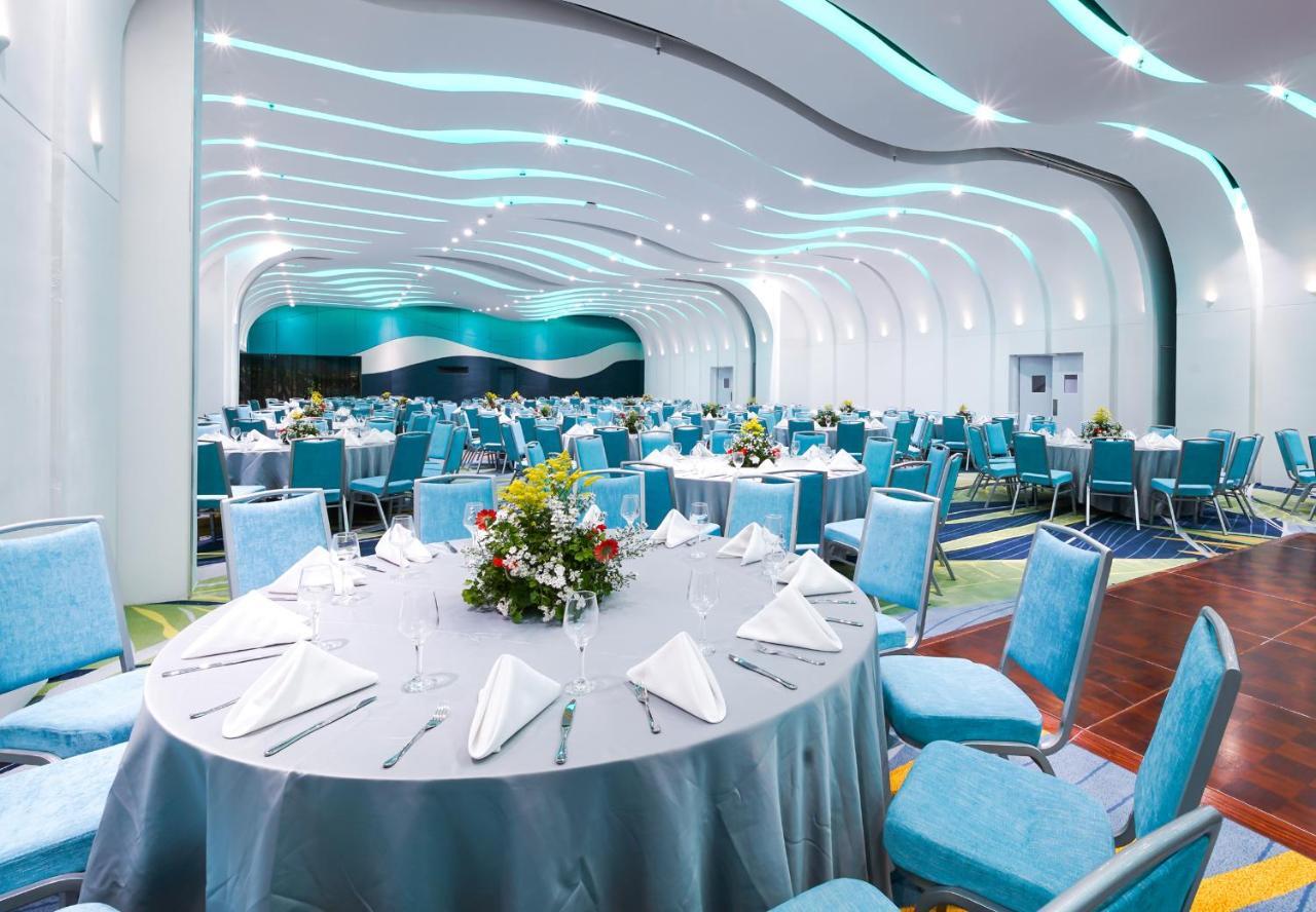 Tambuli Seaside Resort And Spa Мактан Екстериор снимка